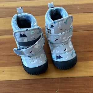 Jan & Jul Kids Winter Boots - Gray with Blue Accents Size 7
